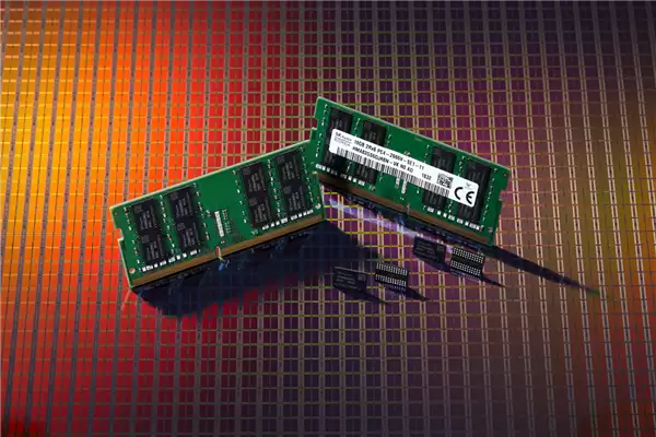 内存现泡沫信号!DDR4价格闪崩近20% 专家:超级牛市已走到尽头