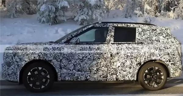 有望2026下半年亮相！新款现代途胜谍照曝光：方盒造型+折角日行灯