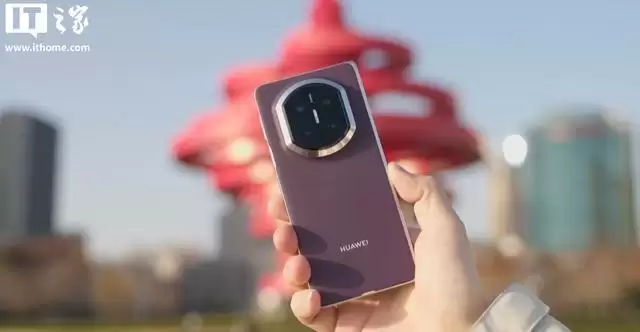 消息：OPPO、vivo等今年均有横向大折叠屏新机