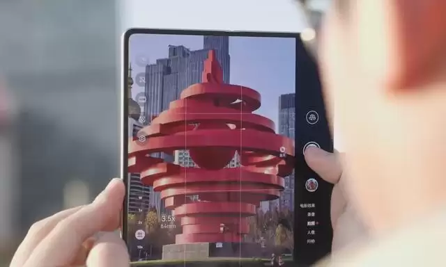 消息：OPPO、vivo等今年均有横向大折叠屏新机