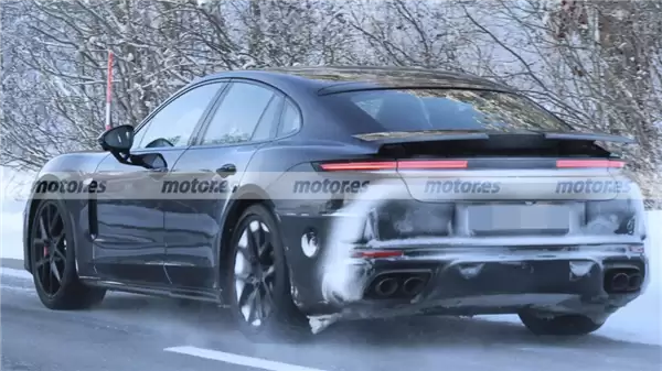 十年磨一剑！2028款保时捷Panamera路试谍照首曝：智驾硬件全新升级