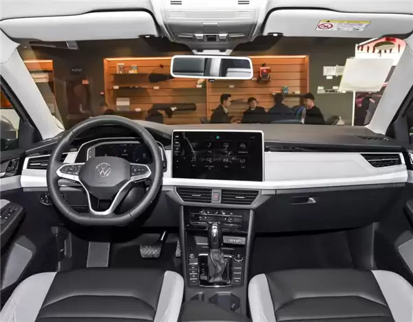 大众终于掀桌子了!2026款宝来狂降3万:8.29万起售无减配