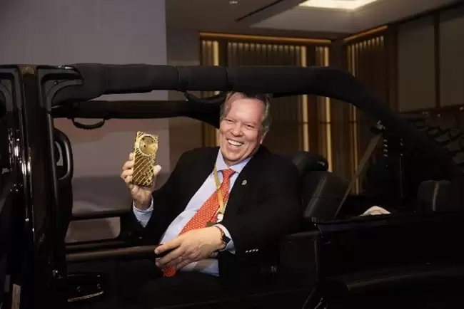 以极致工艺对标全球顶级审美：AURORA手机全球前100台已宣告售罄