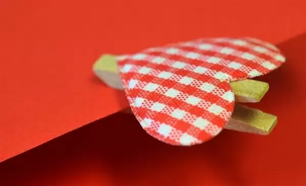 微信提醒:情人节注意安全!网恋别上头送钱