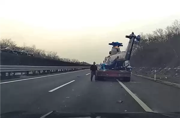 国内最贵车祸！半挂卡车高速路上撞了价值1.4亿元的直升机