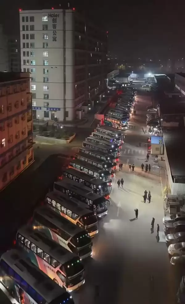 连续20年包车送员工回家!海尔65辆返乡大巴发车了