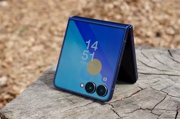 三星Galaxy Z Flip8确认搭载全球首款2纳米Exynos 2600芯片,今夏发布