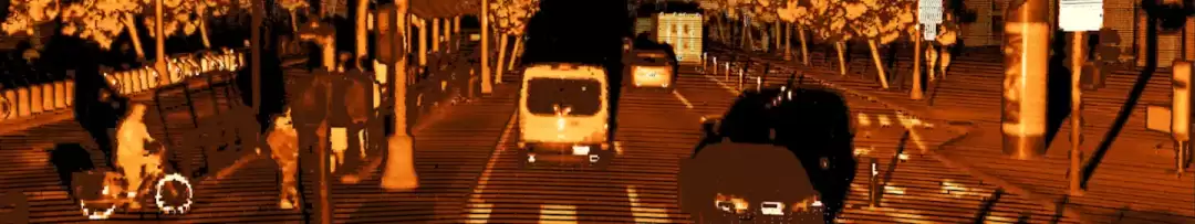 外卖员“活久见”:跑腿1km,帮Waymo关了个门