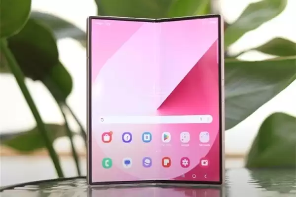 三星测试OneUI 9，曝光首款横向阔折叠屏新机Galaxy Wide Fold