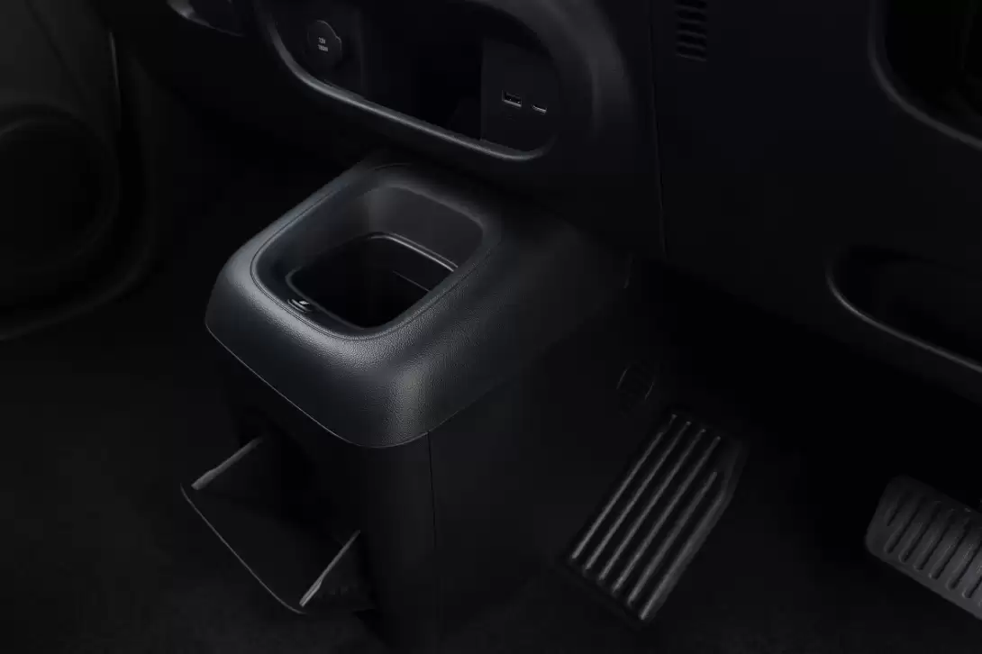 比亚迪首款纯电K-Car“RACCO”内饰公布