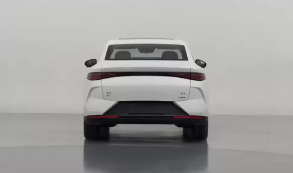 比亚迪全新品牌领荟e7轿车官图公布,延续海洋网家族风格