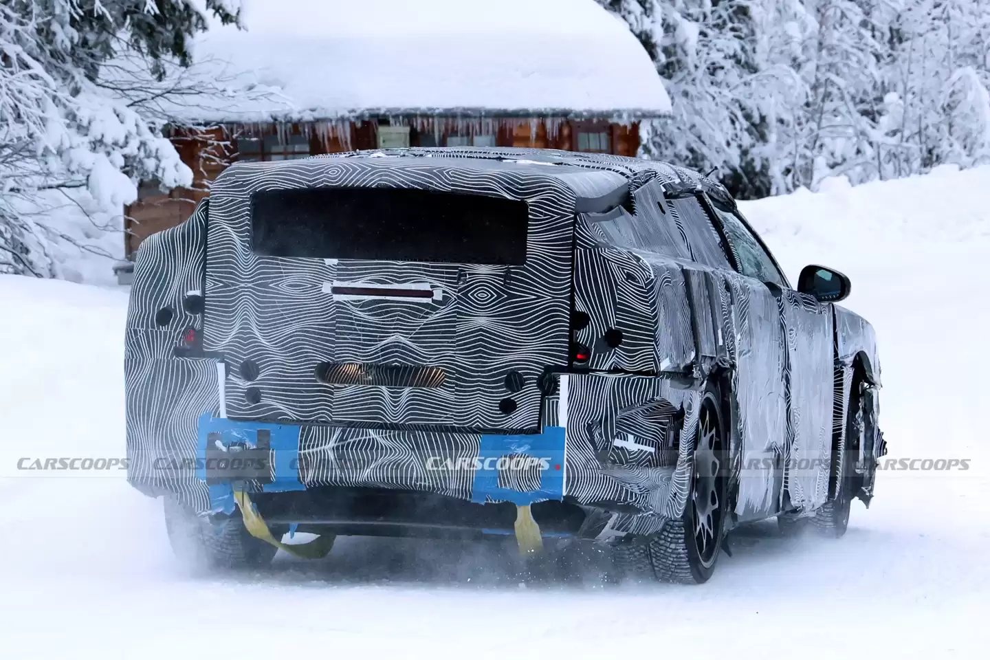 法拉利纯电超跑Luce路测图曝光:1000马力,五月首秀