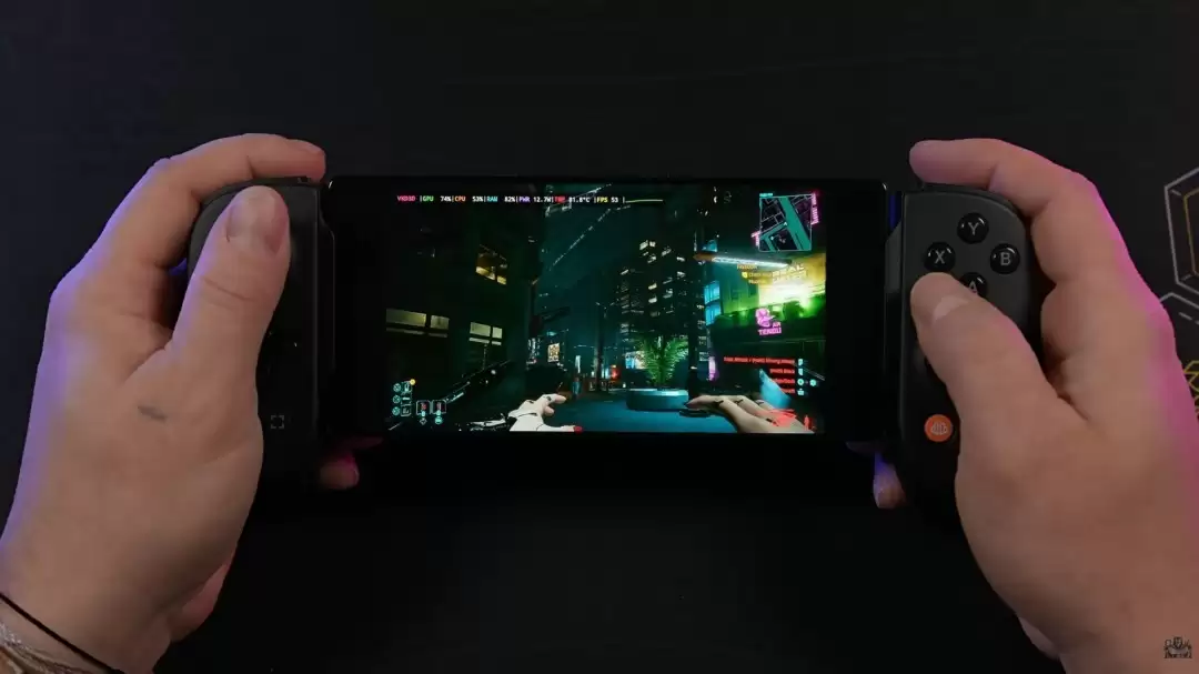 红魔11 Pro实测：赛博朋克2077安卓流畅运行，50帧稳定但机身达100℃