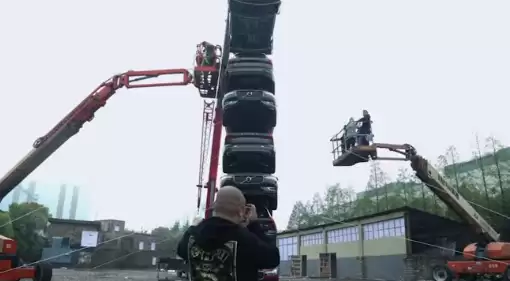 硬刚6.5吨冰柱连续撞击！沃尔沃总裁时隔5年再挑战极寒碰撞