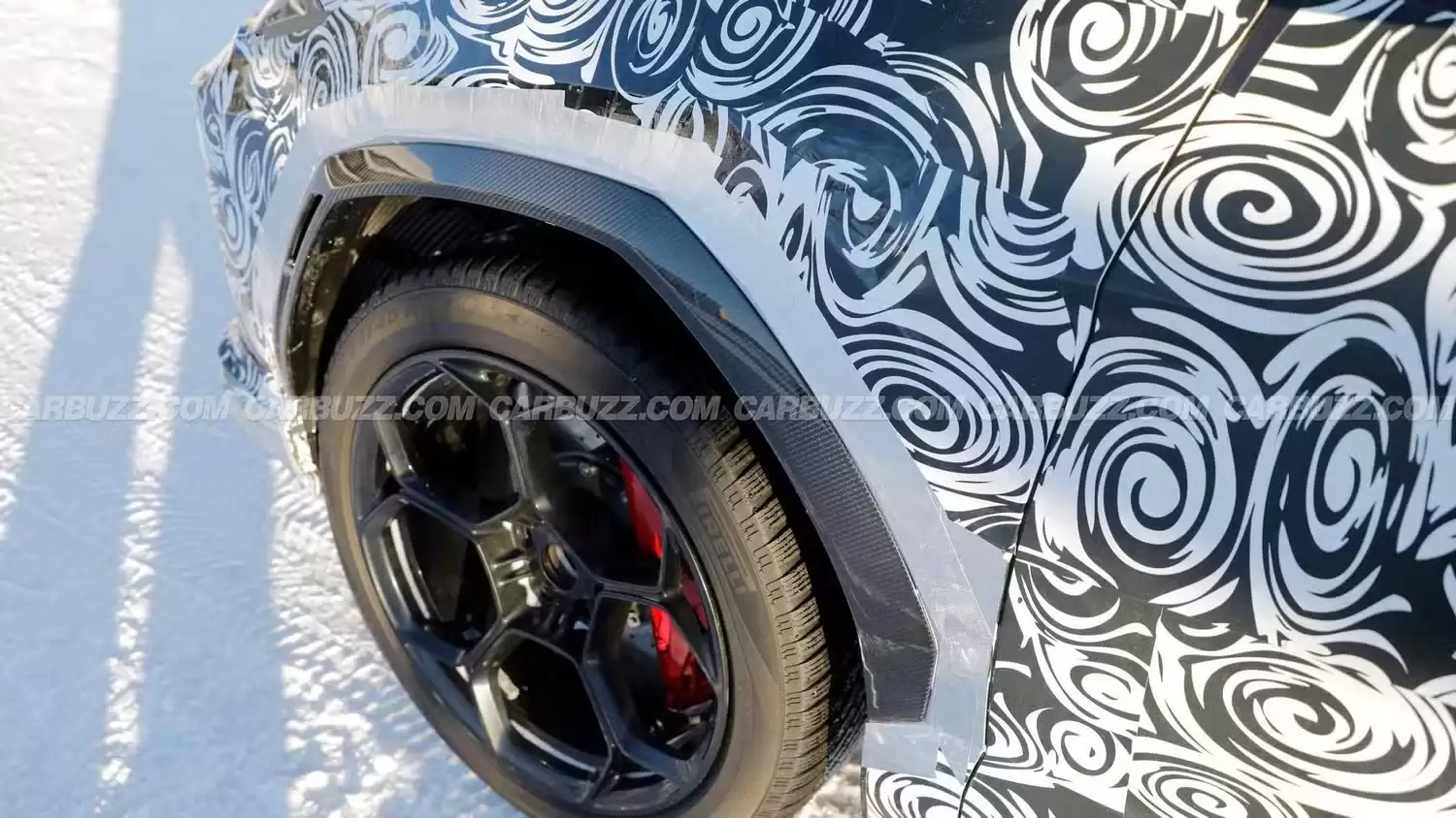 Urus SE Performante路测图曝光:兰博基尼最强SUV