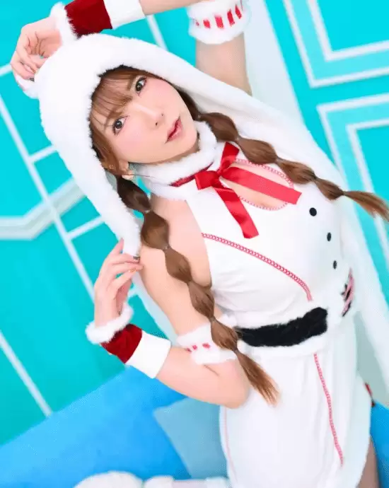 祝大家新年快乐:波多野结衣晒新图美爆了 你感受到祝福没