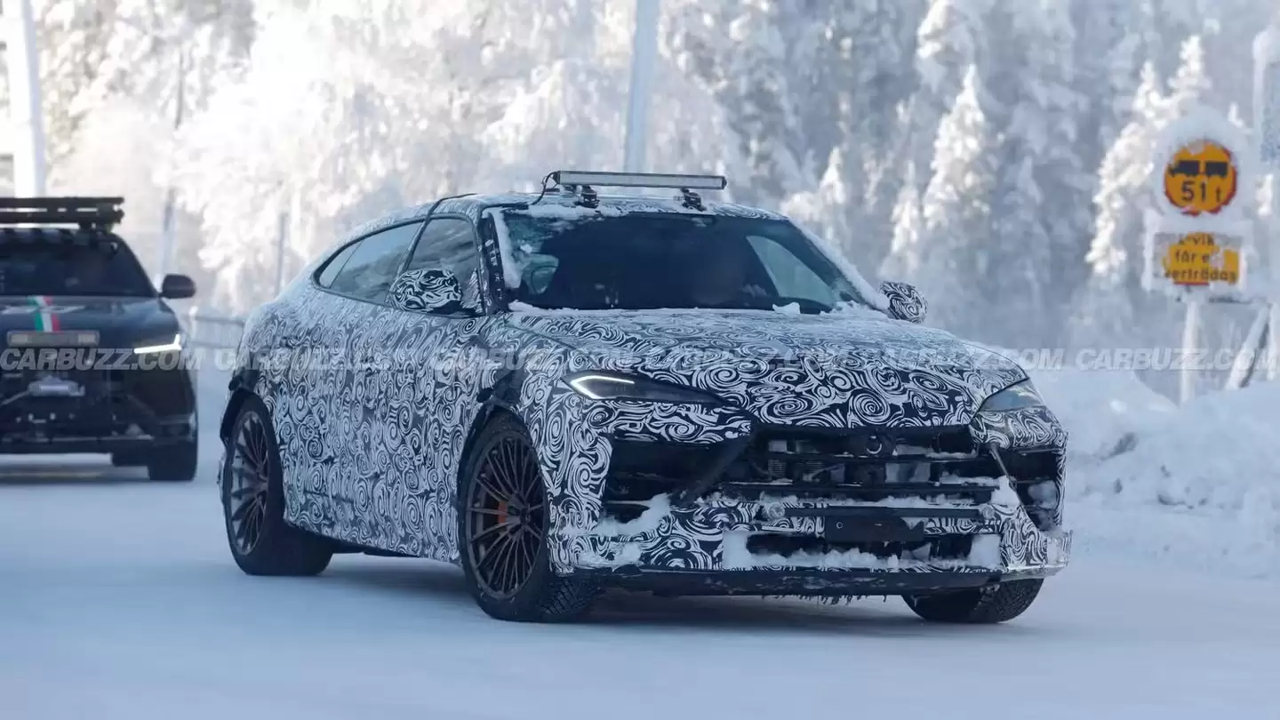 Urus SE Performante路测图曝光:兰博基尼最强SUV