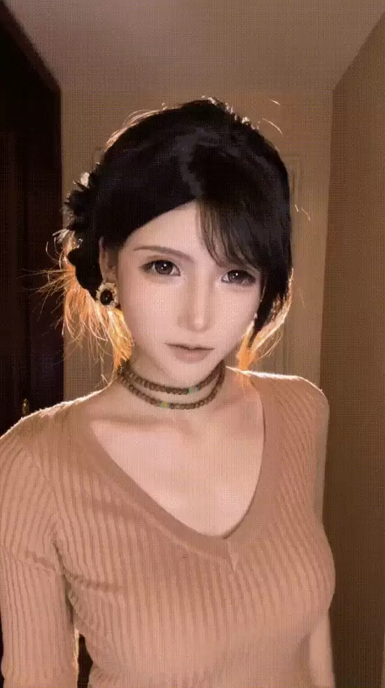 抖音第一蒂法素颜曝光！网友：老天爷赏饭吃