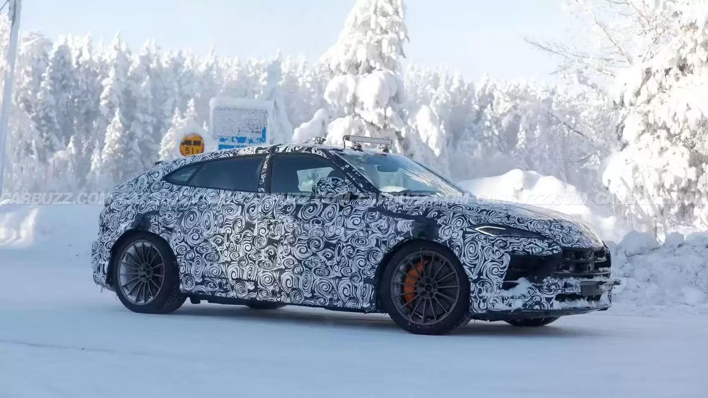 Urus SE Performante路测图曝光:兰博基尼最强SUV