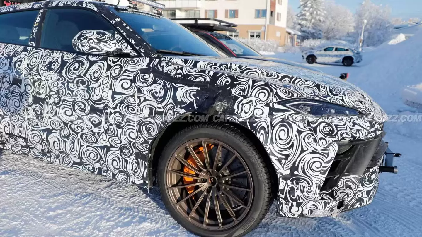 Urus SE Performante路测图曝光:兰博基尼最强SUV