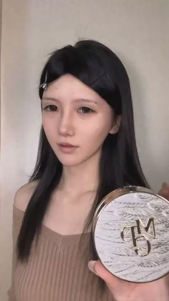 抖音第一蒂法素颜曝光！网友：老天爷赏饭吃