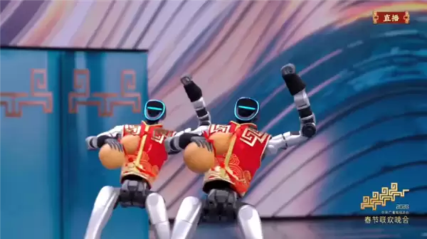 宇树科技武BOT三登春晚，王兴兴谈机器人尚处儿童期