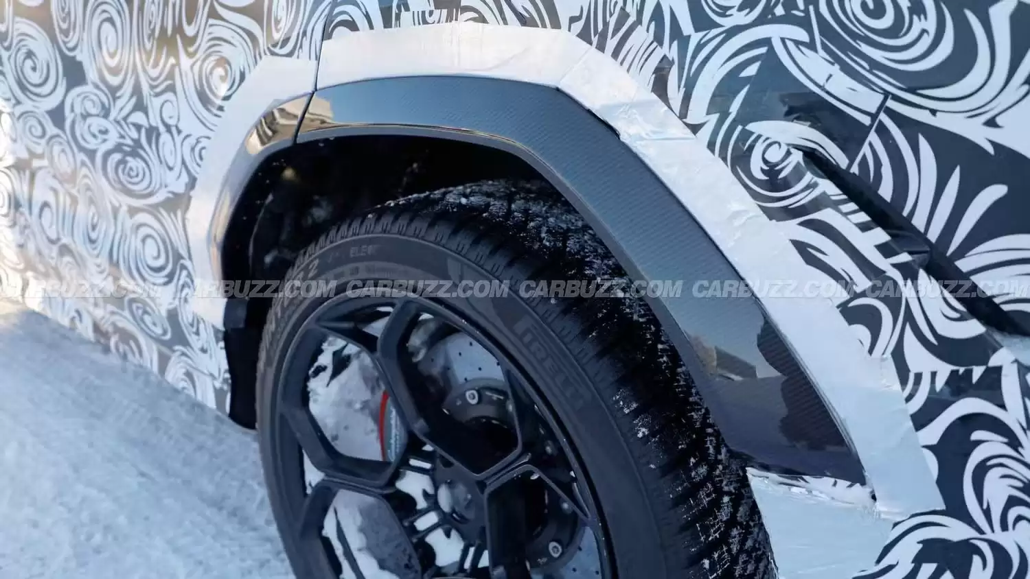 Urus SE Performante路测图曝光:兰博基尼最强SUV