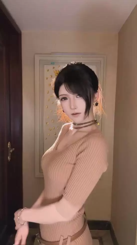 抖音第一蒂法素颜曝光！网友：老天爷赏饭吃