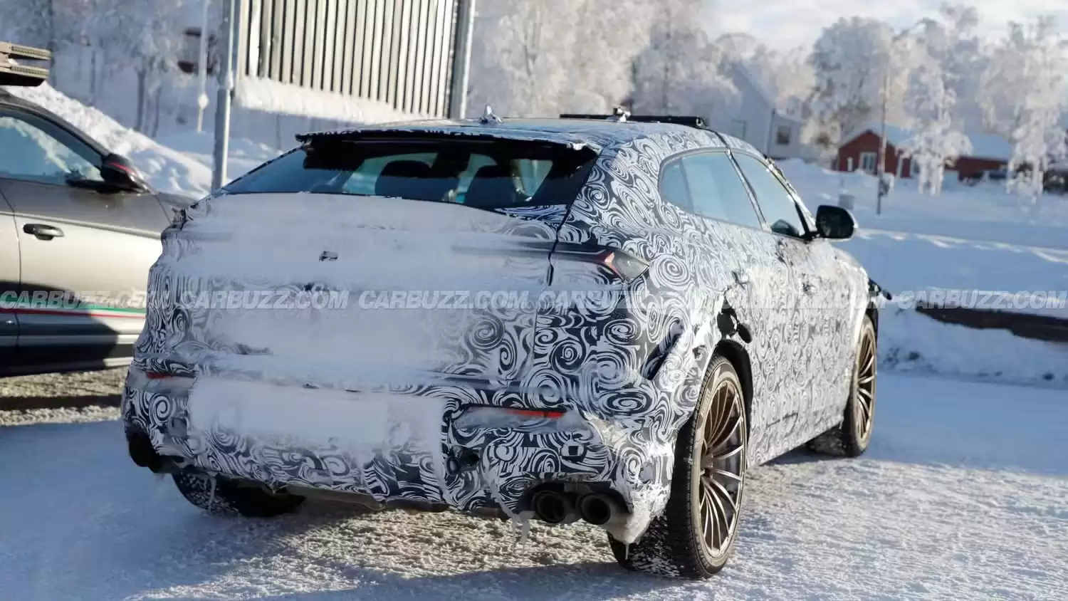 Urus SE Performante路测图曝光:兰博基尼最强SUV