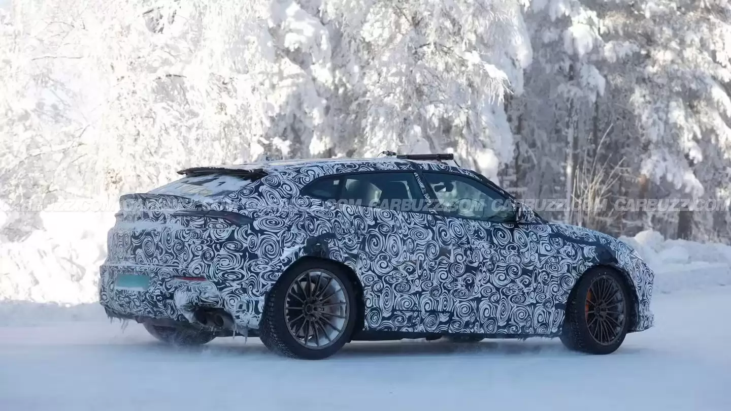 Urus SE Performante路测图曝光:兰博基尼最强SUV