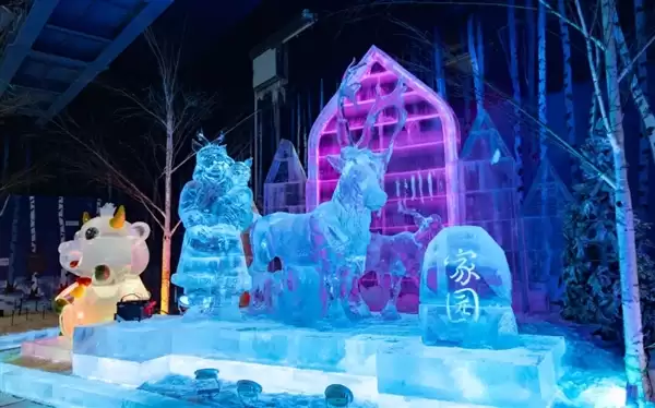 哈尔滨冰雪大世界因气温升高提前闭园:给游客退票后 承诺下届免费看