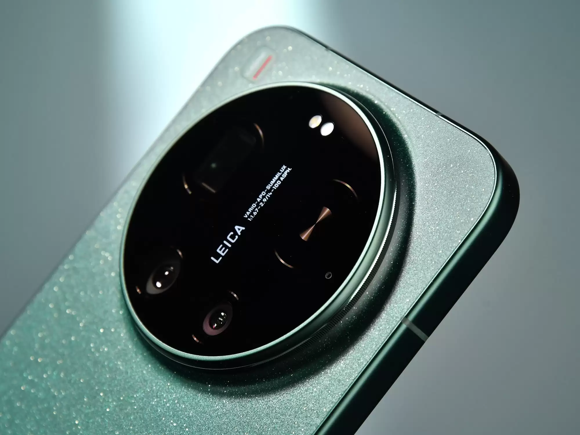 手机运行内存从 12GB 到 24GB，日常使用和重度游戏的体验差距有多大？