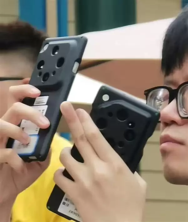 OPPO Find X9 Ultra来了：原生10倍光学变焦回归 机圈最强长焦大炮