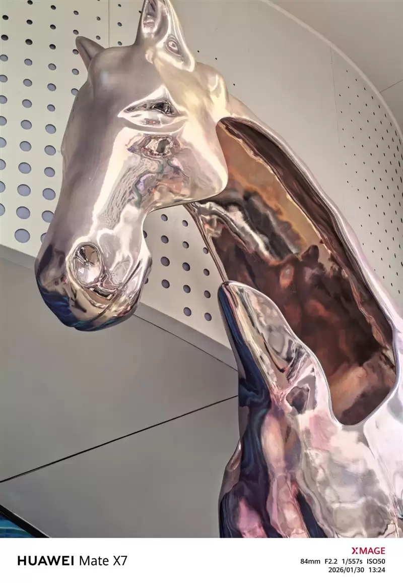 左手 AI右手大屏!华为Mate X7典藏版体验评测:鸿蒙OS 6.0加持 不仅是折叠更是掌上工作站