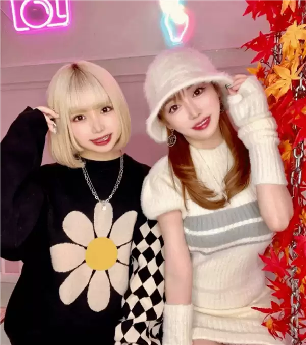 日本14岁妈妈真人版现状引网友围观：母女宛如姊妹花