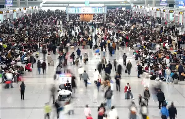 12306:春节期间候补购票成功率超过70%