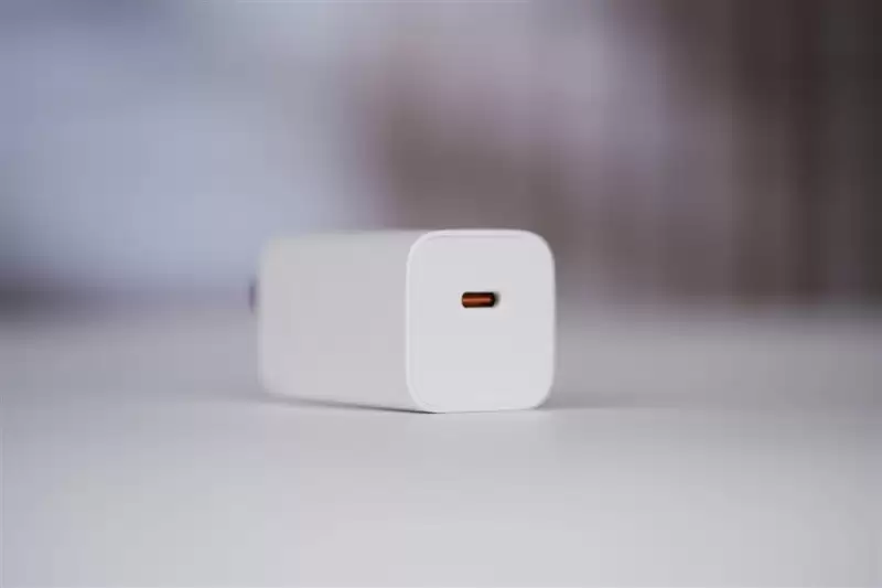 左手 AI右手大屏!华为Mate X7典藏版体验评测:鸿蒙OS 6.0加持 不仅是折叠更是掌上工作站