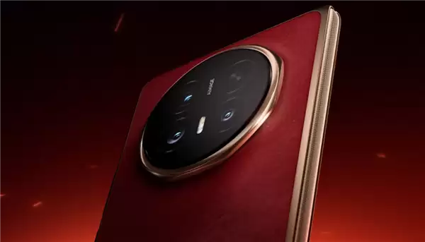 荣耀Magic V6赤兔红发布:环保绒皮+骁龙8至尊版+7150mAh续航