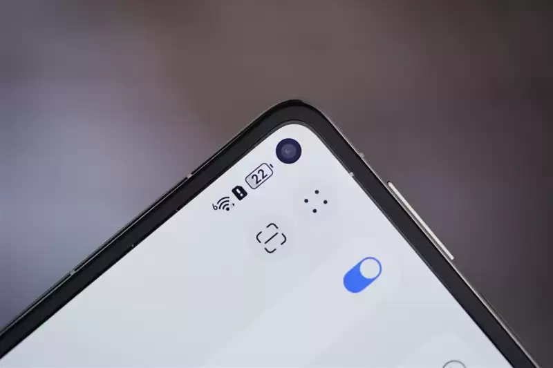 左手 AI右手大屏!华为Mate X7典藏版体验评测:鸿蒙OS 6.0加持 不仅是折叠更是掌上工作站