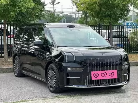 极氪009以越级驾乘体验颠覆燃油MPV认知