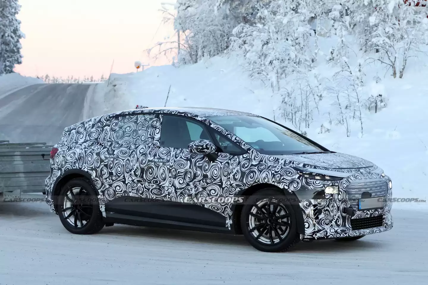 奥迪最小纯电SUV：新A2 e-tron路测图曝光