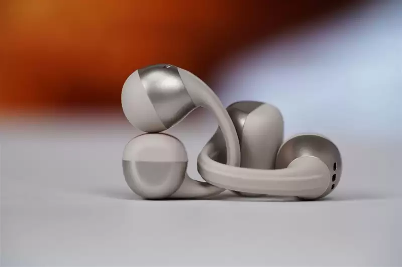 299 元卷出天际!哈趣 Ace1 耳机评测:自带 AI 翻译与会议纪要 它真能平替千元旗舰