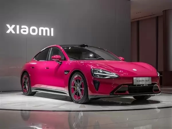 新一代小米SU7全新配色赤霞红首次揭幕 网友：跑婚车绝配