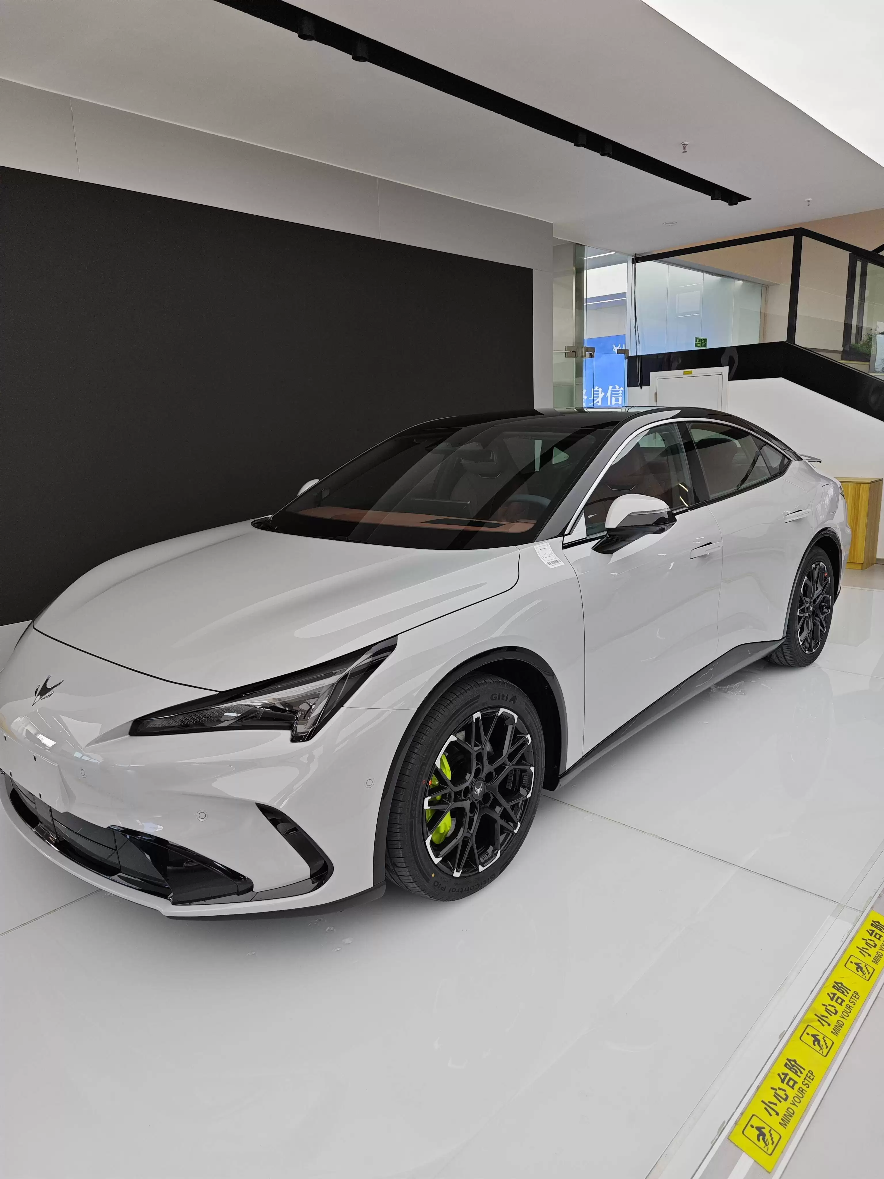 26款极狐阿尔法S5内饰