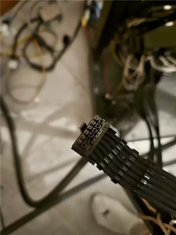 ROG夜神RTX 5090刷入1000W BIOS:无视保护报警结果烧接口!