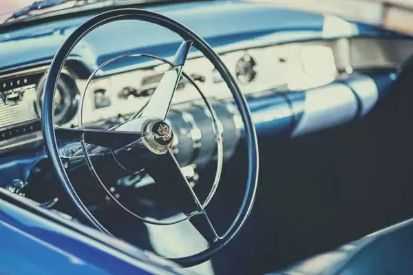 女子返程堵车偶遇10年未见初恋 车牌记了10年:网友称真的爱过