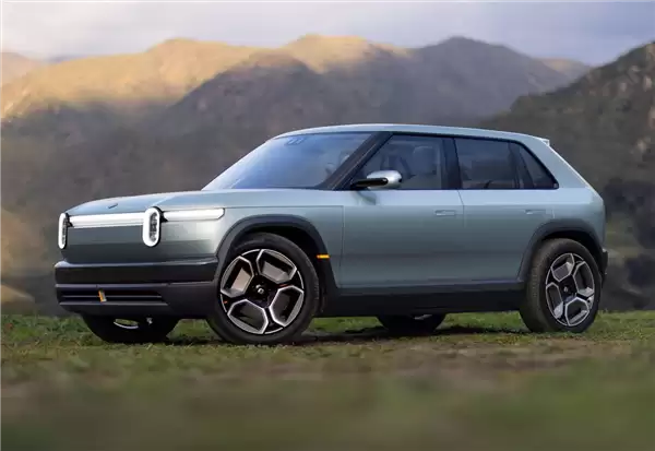 美国新势力车企CEO首次公开：造车8年烧掉250亿美元