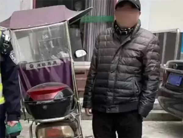 一男子酒后驾驶摩托被查 竟提议唱首歌抵罚！交警：依法处理