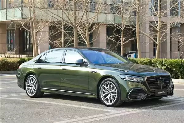 德国总理朔尔茨体验新一代奔驰S级 被中国智驾折服!