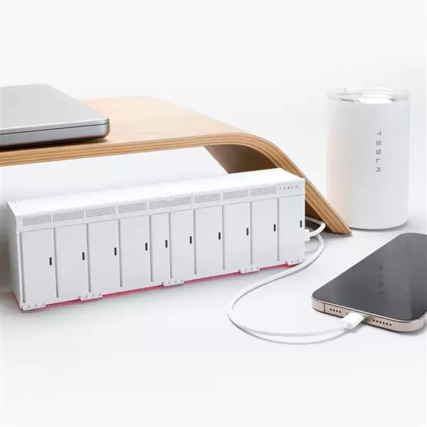 售价709元!特斯拉推出迷你储能站造型充电宝:1:40比例复刻Megapack